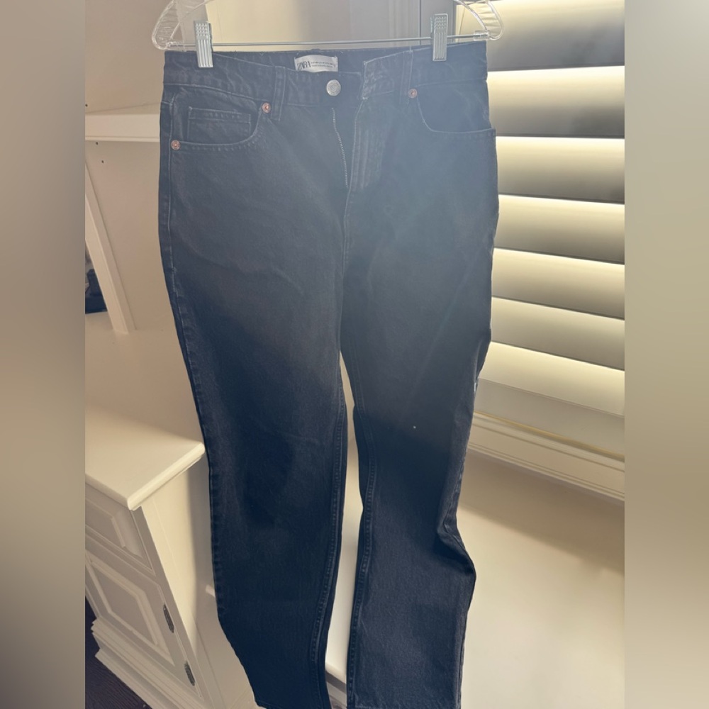 Zara balck boot leg jeans in excellent condition. Size 8.